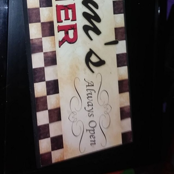 Decor - Picture 2 of 2